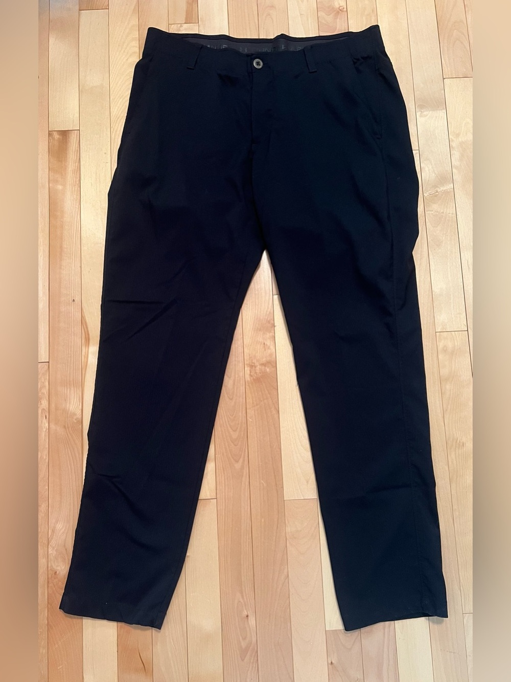 Men’s Under Armour Black showdown Pants. Great for golfing